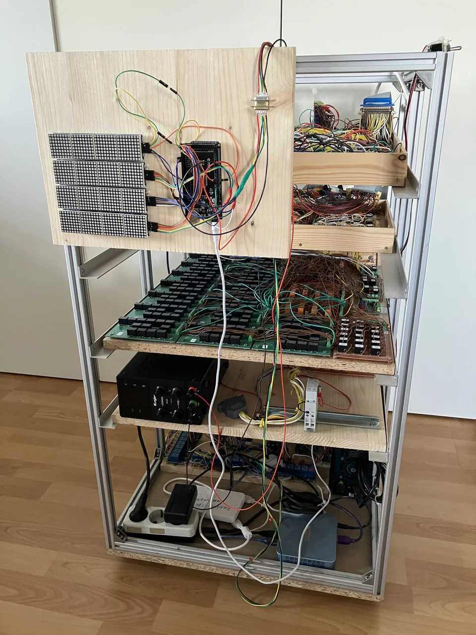 Peter Prikaskys 16-Bit Relaiscomputer Hauptsystem